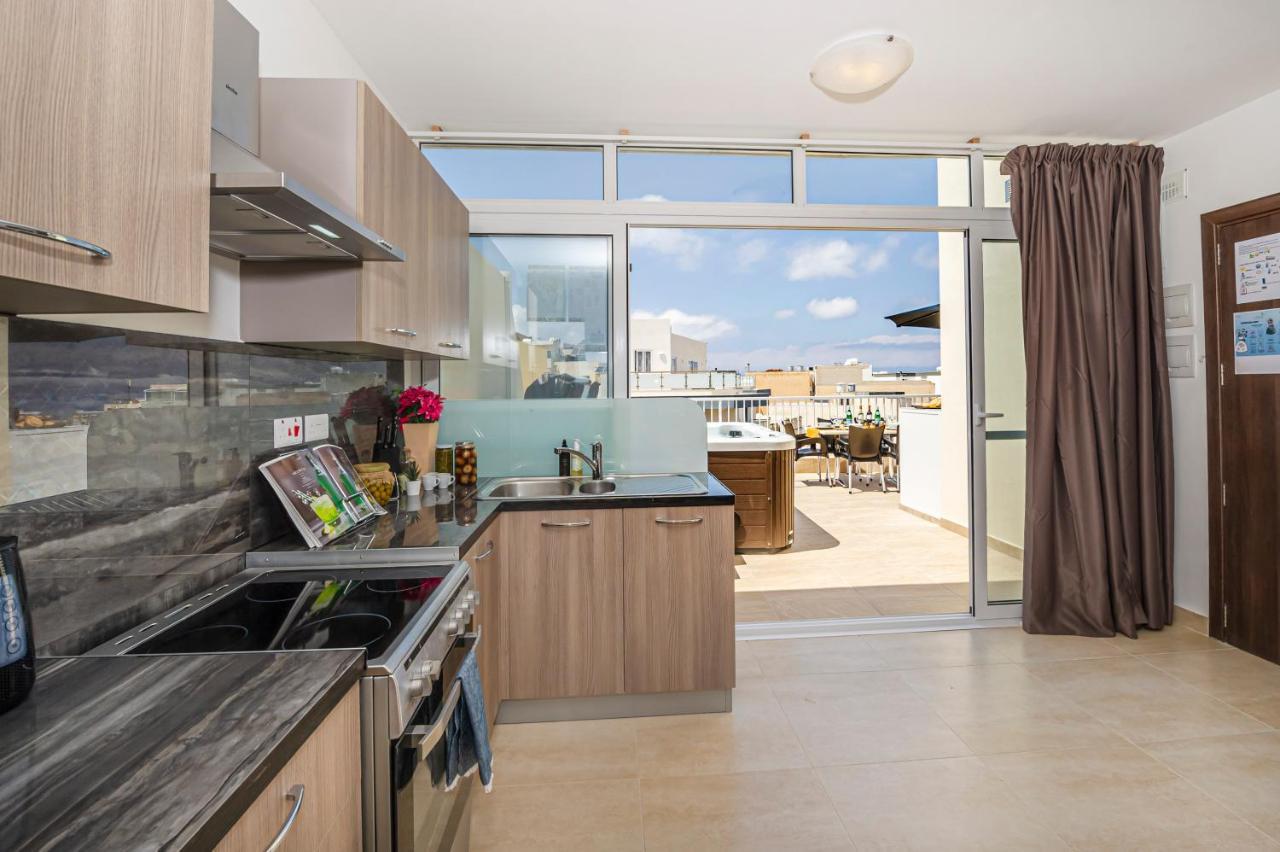Summer Breeze Penthouse With Private Hot Tub & Terrace With Panoramic Views, By Getawaysmalta Мелліха Екстер'єр фото