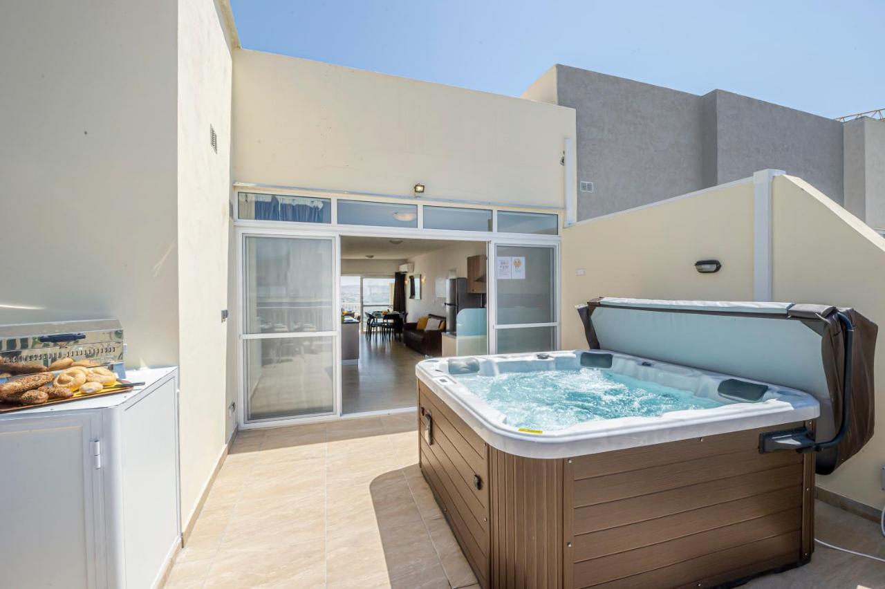 Summer Breeze Penthouse With Private Hot Tub & Terrace With Panoramic Views, By Getawaysmalta Мелліха Екстер'єр фото