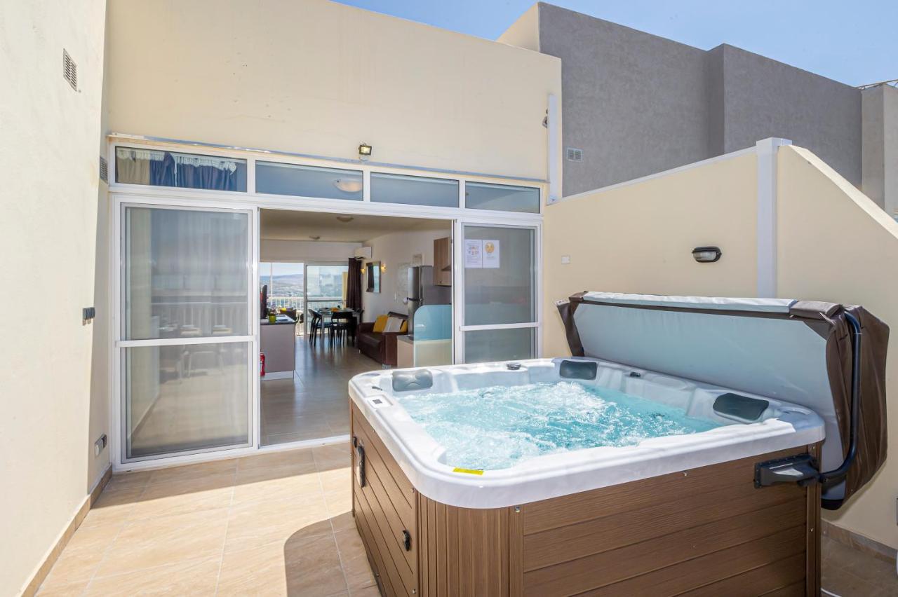Summer Breeze Penthouse With Private Hot Tub & Terrace With Panoramic Views, By Getawaysmalta Мелліха Екстер'єр фото
