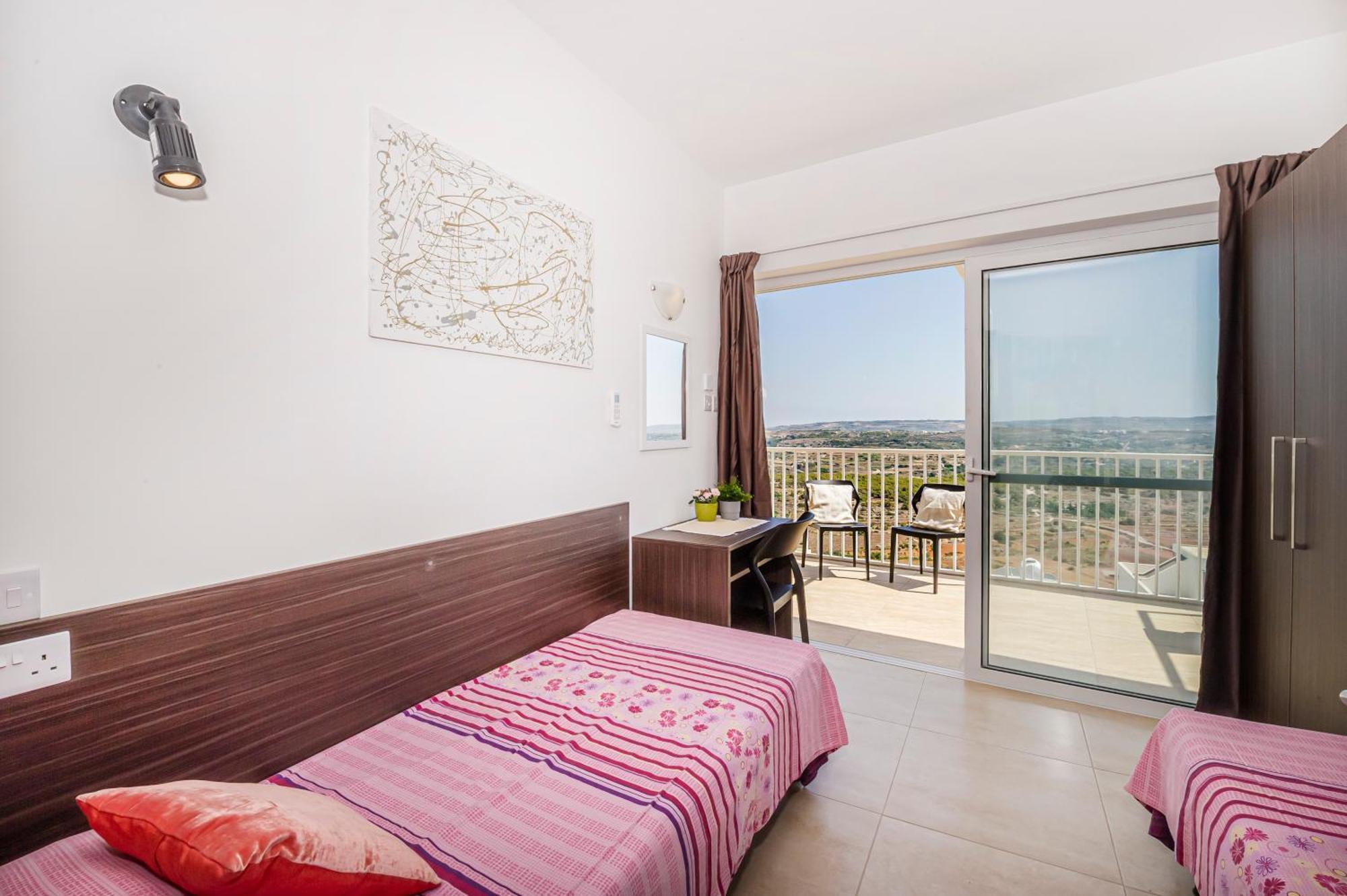 Summer Breeze Penthouse With Private Hot Tub & Terrace With Panoramic Views, By Getawaysmalta Мелліха Екстер'єр фото